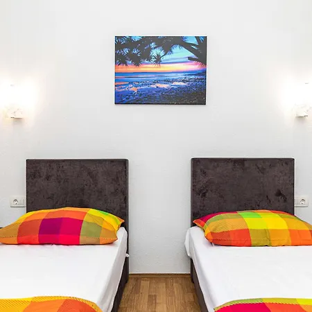 Apartament Suman With Shared Swimming Pool, 120m From The *