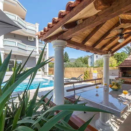 Suman With Shared Swimming Pool, 120m From The Kastel Stafilic