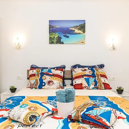 Suman With Shared Swimming Pool, 120m From The Apartment